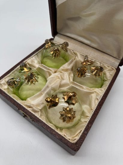 Gift Set - Karlsbad/Moser
Gift set containing...