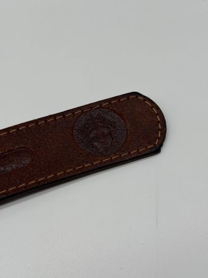Ceinture - VERSACE
Ceinture en cuir marron.
Dimension...