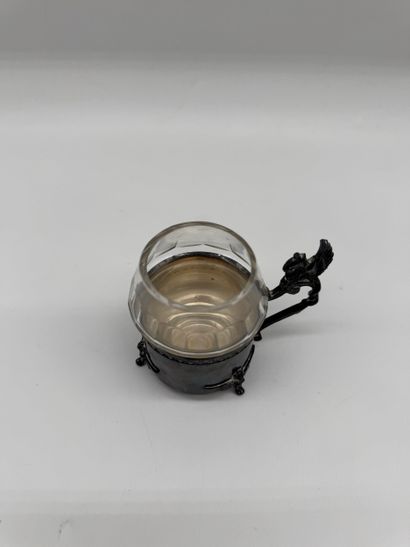 Lot de deux objets en cristal et métal argenté
Un...