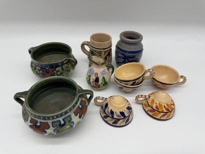 Lot de céramiques et objets décoratifs 11...