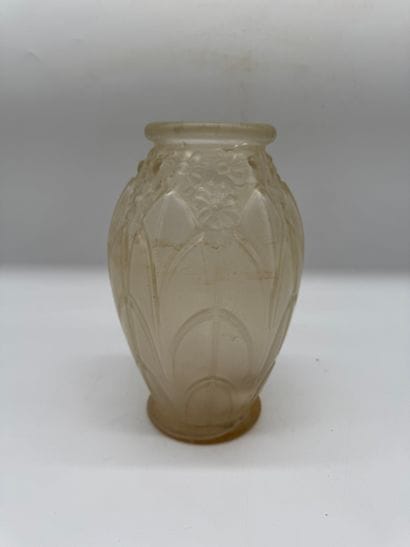 Molded, satin-finished glass vase - Art Deco...