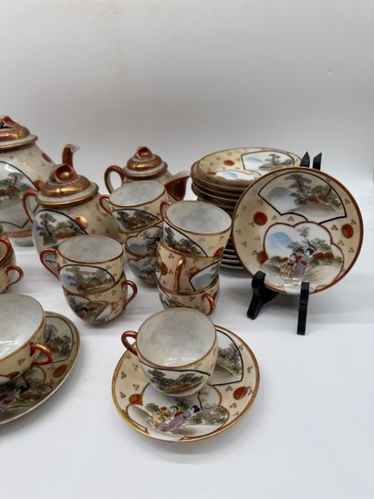 Service à thé et café en porcelaine, 36 pièces
Service...