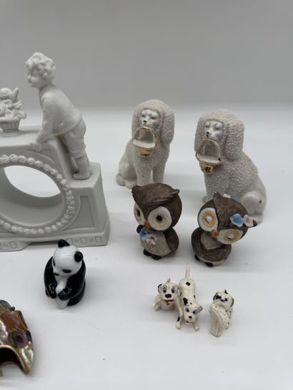 Lot de sujets décoratifs en porcelaine et...