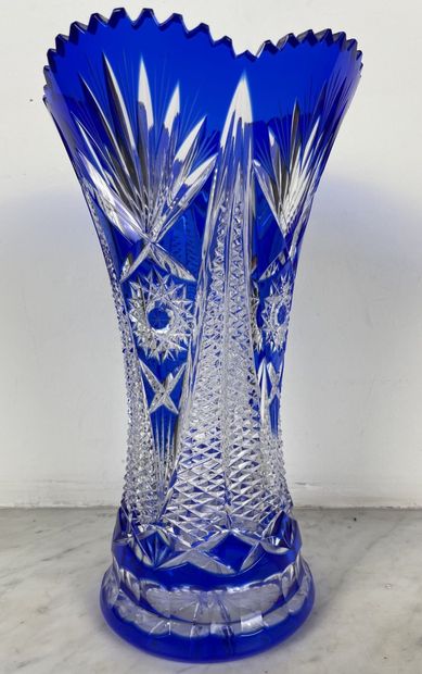 Vase en cristal Dans le goût du Val Saint-Lambert
Vase...