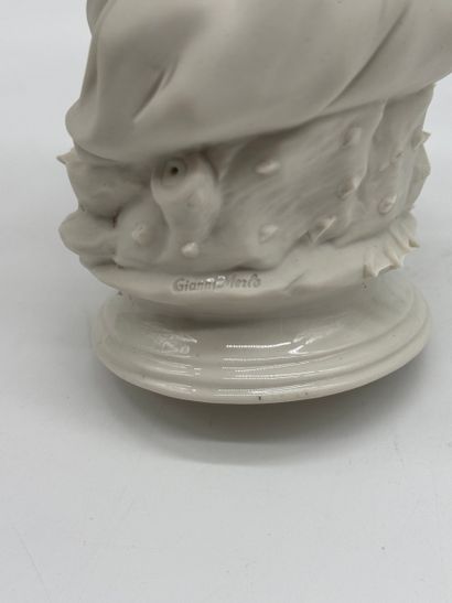 Lot de sujets décoratifs en porcelaine et...