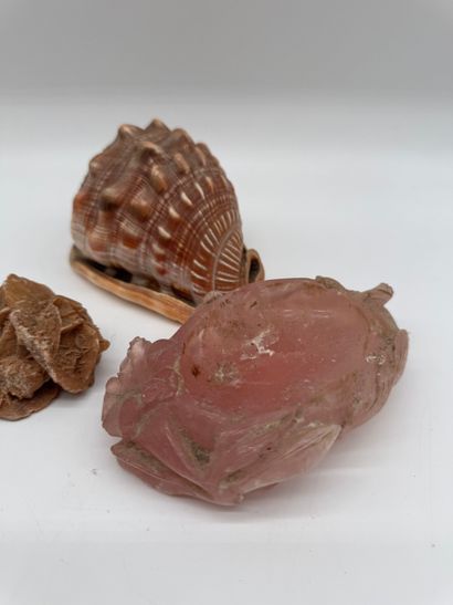Set of four natural decorative items
Set...