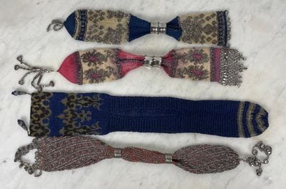 Ensemble de quatre bourses « aumônières /...