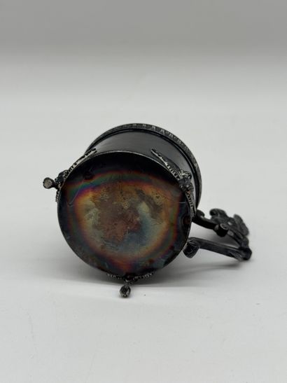 Lot de deux objets en cristal et métal argenté
Un...