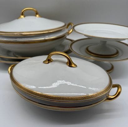 MC & Cie, Limoges - Large porcelain dinner...