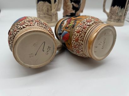 Lot de chopes à bière allemandes en grès,...