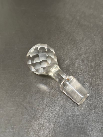 Lot de deux objets en cristal et métal argenté
Un...