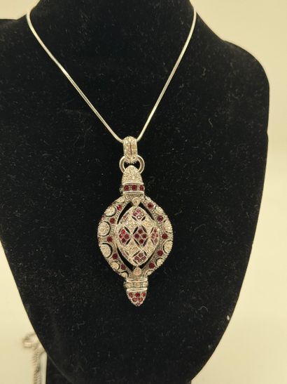 Ensemble de bijoux fantaisies aux tons dominants...