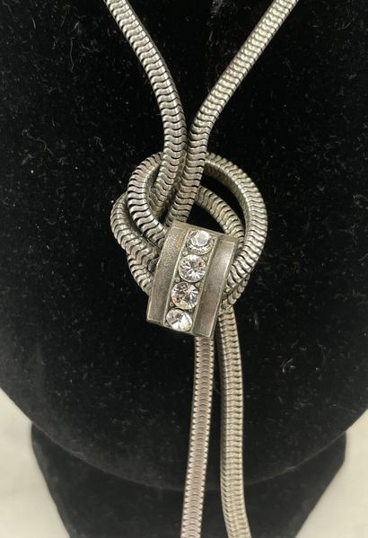 Attribué à Wolloch. Collier fantaisie en...