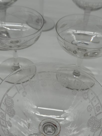 Lot de 10 coupes à champagne en cristal
Ensemble...