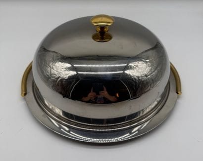 Cloche de service en métal argenté
Cloche...