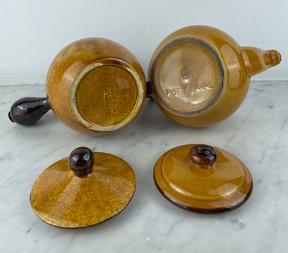 Lot de deux céramiques vernissées orangé...