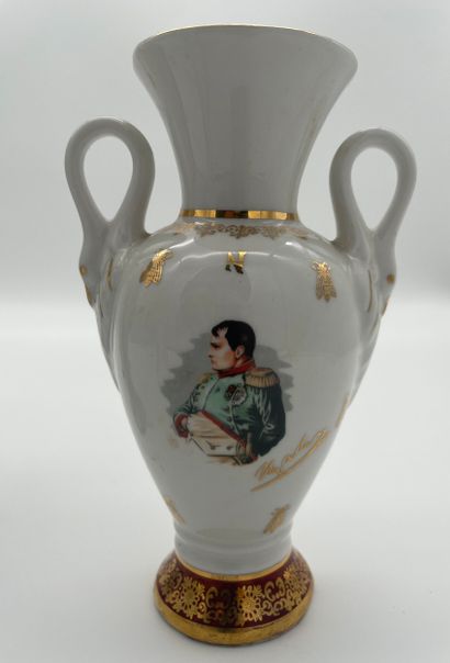Quatre vases miniatures décoratifs - fleurs...