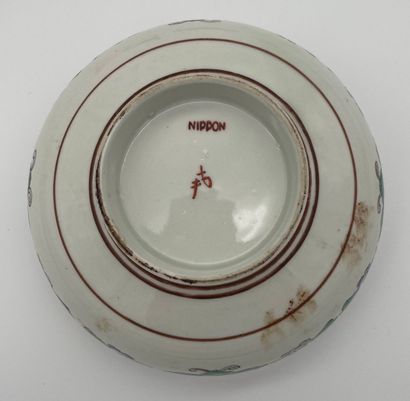 Trois pièces de céramique décorative - Nippon,...