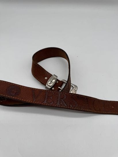 Ceinture - VERSACE
Ceinture en cuir marron.
Dimension...