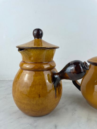 Lot de deux céramiques vernissées orangé...