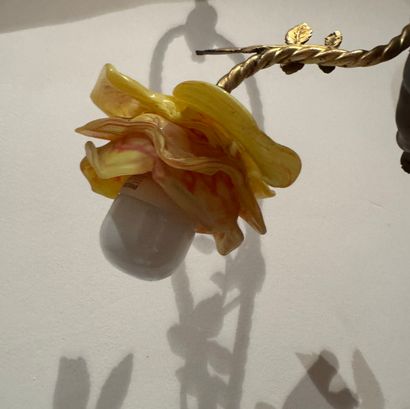 Suspension à deux lumières à décor d’angelot
Plafonnier...