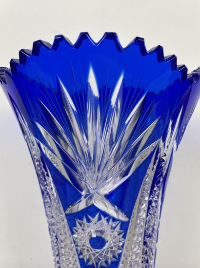 Vase en cristal Dans le goût du Val Saint-Lambert
Vase...