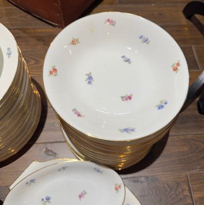 PL - Limoges Porcelain - White porcelain...