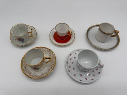 Grand ensemble de vaisselle en porcelaine,...