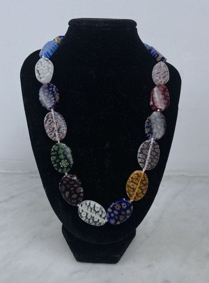 Collier en verre de Murano 17 perles ovales...