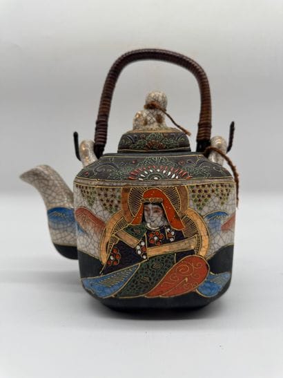 Japon, style Satsuma - Théière en faïence...