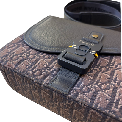 CHRISTIAN DIOR Sac « Saddle Flap Messenger...