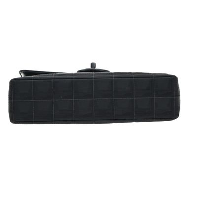 CHANEL Sac « Travel Line Flap » en nylon...