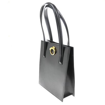 CARTIER Sac « Panthère » en cuir noir.
Dimensions...