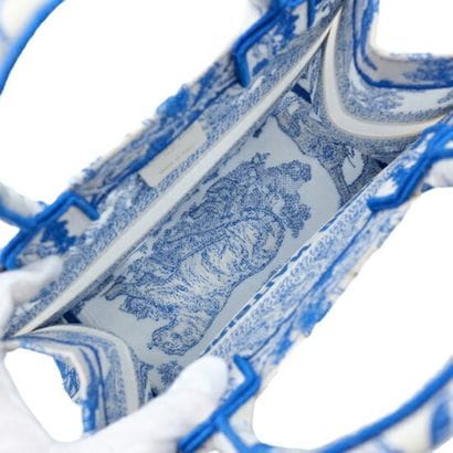 CHRISTIAN DIOR Sac « Book Tote » en toile...