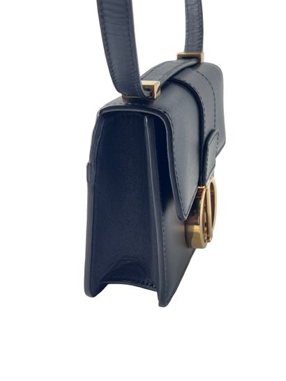 CHRISTIAN DIOR Sac « 30 Montaigne Flap »...