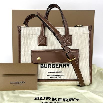 BURBERRY Sac « Freya Shopping Tote » en toile...