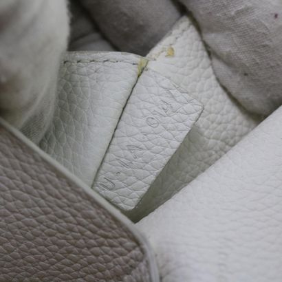 CELINE Sac « Tri-Fold » en cuir blanc, taille...