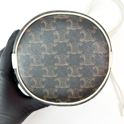 CELINE Sac « Triomphe Drawstring Bucket »...
