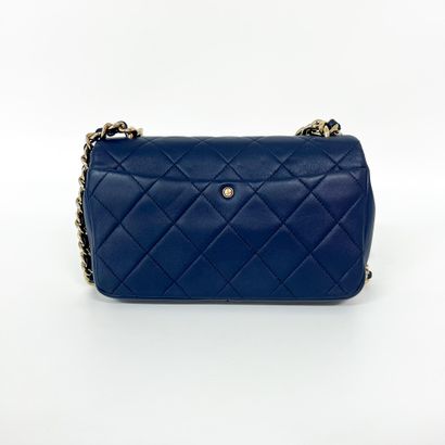 CHANEL Sac « Resin Chain Top Handle Flap...