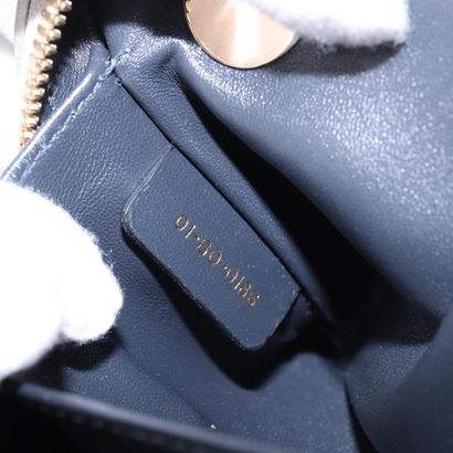 CHRISTIAN DIOR Sac « Lady cannage » en cuir...