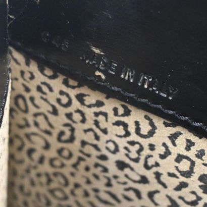 CARTIER Sac « Panthère » en cuir noir.
Dimensions...