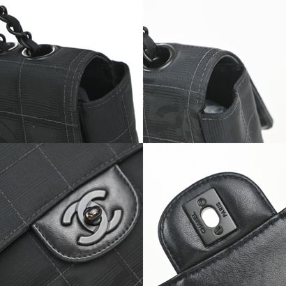 CHANEL Sac « Travel Line Flap » en nylon...