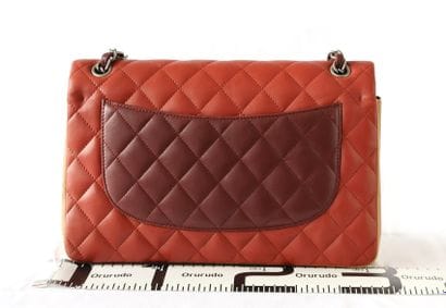 CHANEL Sac « Paris-Edinburgh Flap » en cuir...