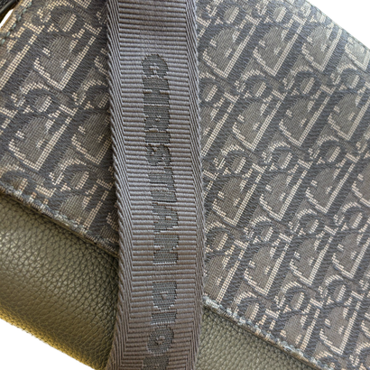 CHRISTIAN DIOR Sac « Saddle Flap Messenger...