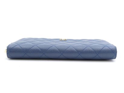 CHANEL Sac « Matelasse » en cuir bleu marine,...