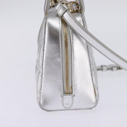 CHRISTIAN DIOR Sac « Lady cannage » en cuir...