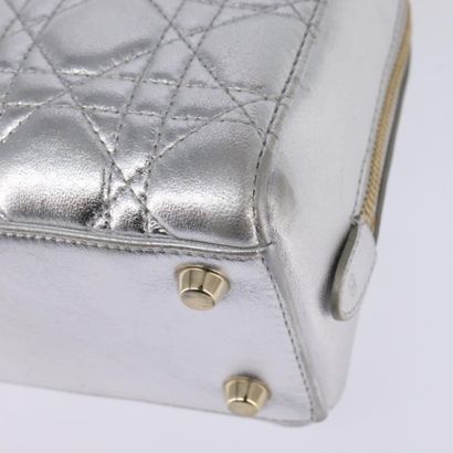 CHRISTIAN DIOR Sac « Lady cannage » en cuir...
