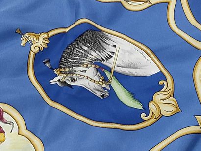 HERMES 90 Carré in blue silk.
Dimensions:...