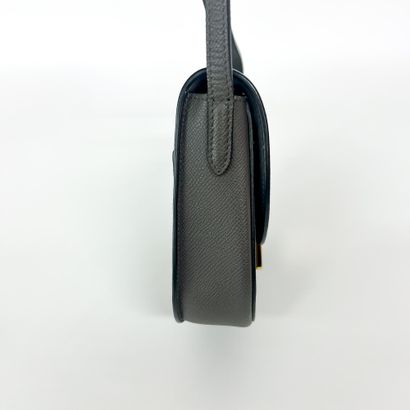 CELINE Sac « Trotteur » en cuir gris, taille...