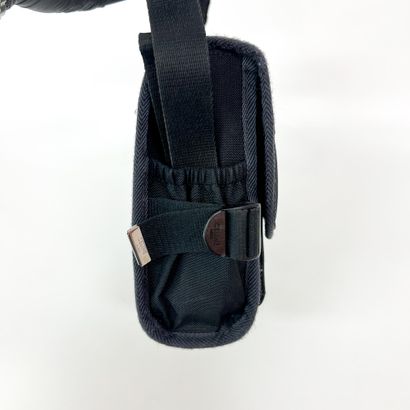 CELINE Sac « Logo Trekking Messenger » en...